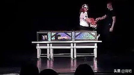 魔术师失误锯断妻子_百度搜魔术师失误锯断妻子