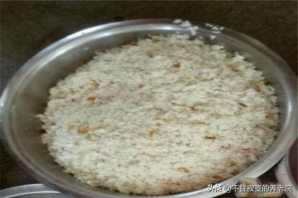 粽子的制作过程（粽子的制作过程英文简写）